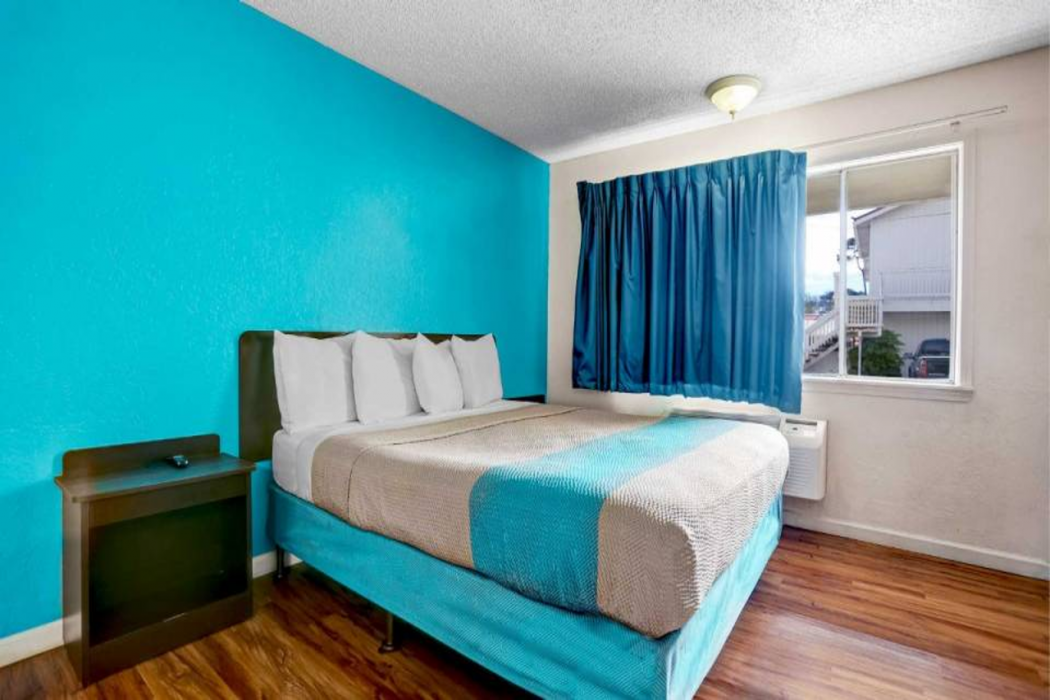 Motel6 Fort Bragg, CA 13/49