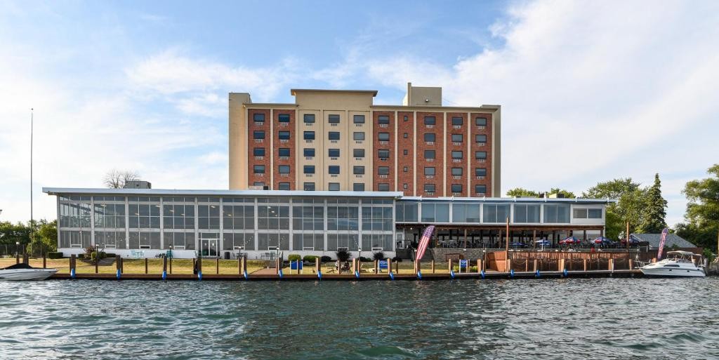 Crowne Plaza Niagara Falls NY Riverside, an IHG Hotel 2/80