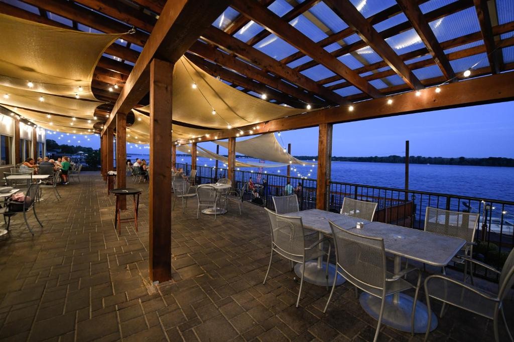 Crowne Plaza Niagara Falls NY Riverside, an IHG Hotel 33/80