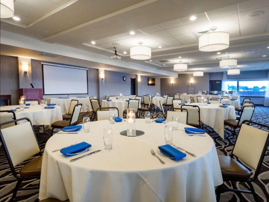 Crowne Plaza Niagara Falls NY Riverside, an IHG Hotel 30/80