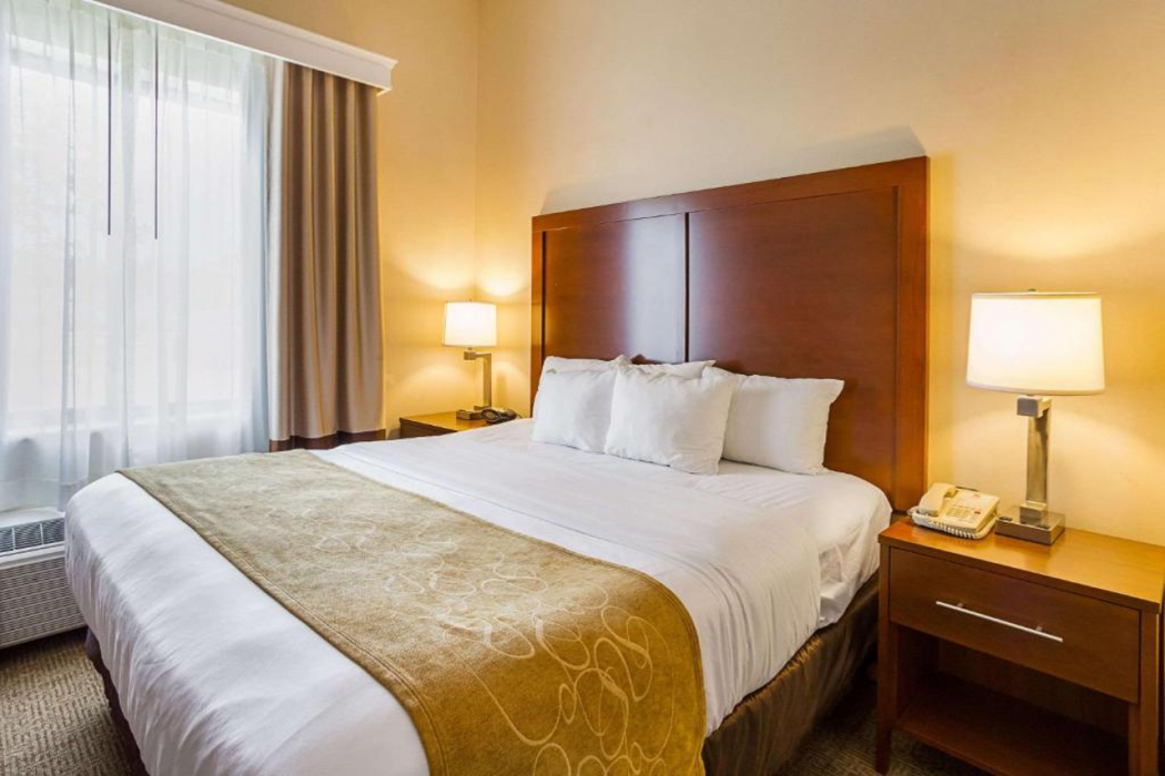 Comfort Suites Twinsburg, OH 11/27