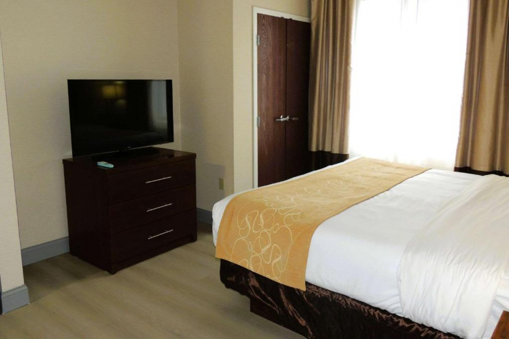 Comfort Suites Twinsburg, OH 8/27