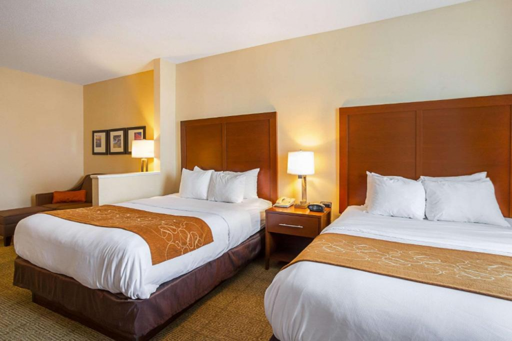 Comfort Suites Twinsburg, OH 12/27