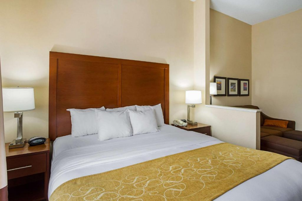 Comfort Suites Twinsburg, OH 10/27
