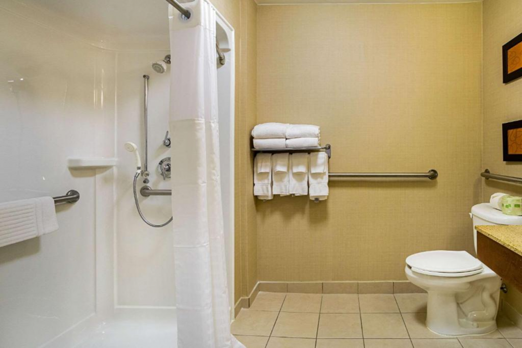 Comfort Suites Twinsburg, OH 14/27