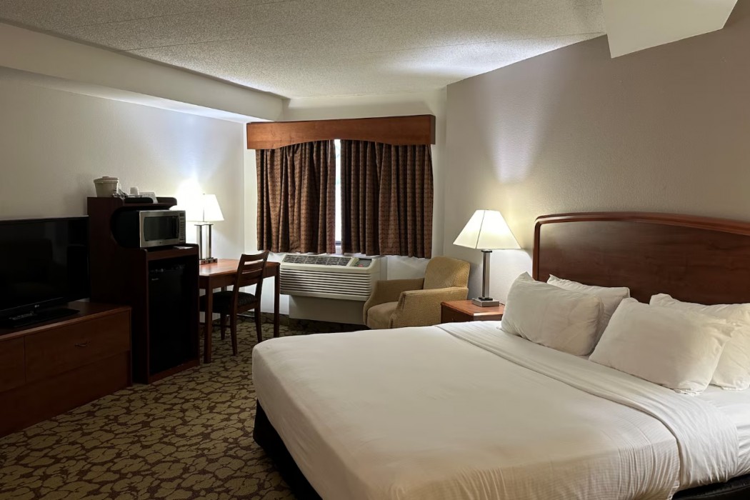 AmericInn by Wyndham Appleton North/Little Chute 11/37