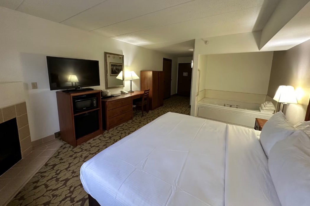 AmericInn by Wyndham Appleton North/Little Chute 13/37