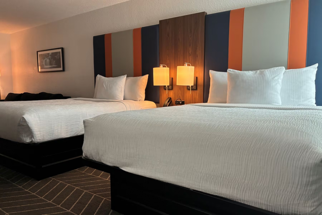 La Quinta Inn & Suites by Wyndham Auburn 7/20