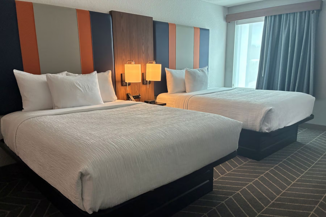 La Quinta Inn & Suites by Wyndham Auburn 8/20