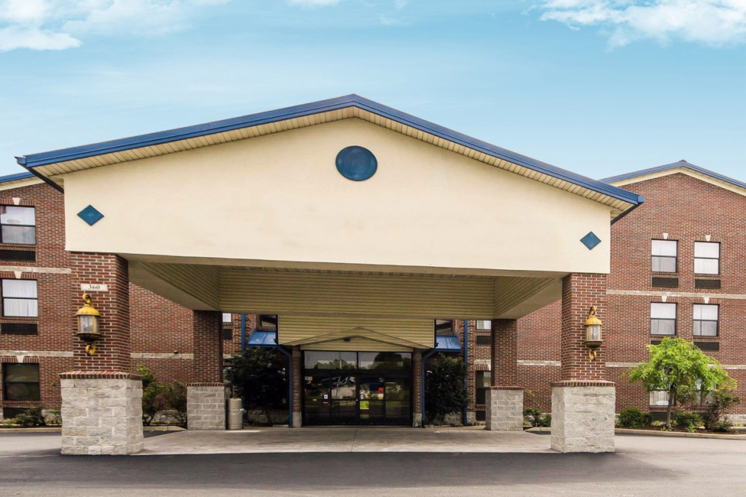 Quality Suites Jeffersonville - Louisville North 1/15