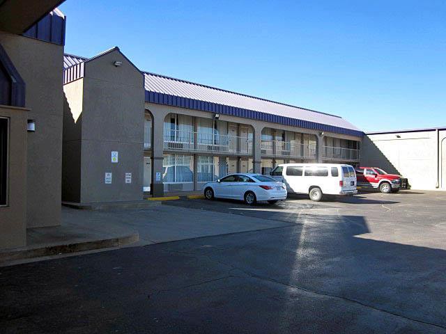 Irish Inn Shamrock TX 2/50