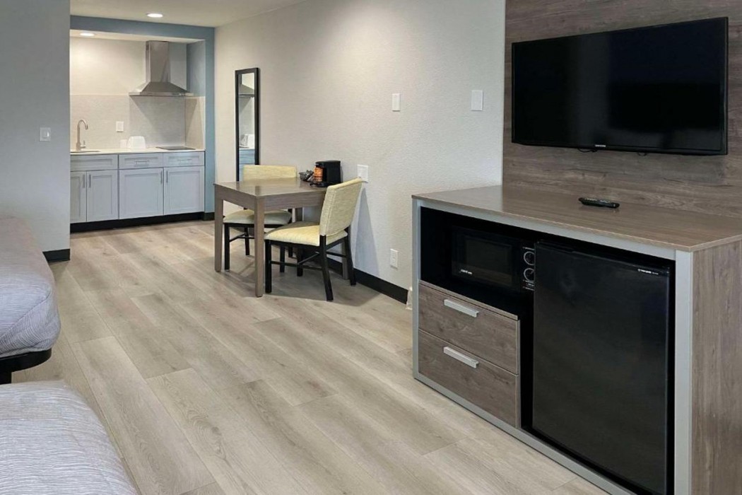 Quality Inn Tracy I-205 8/22