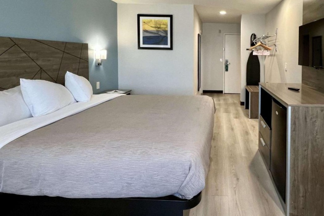 Quality Inn Tracy I-205 11/22