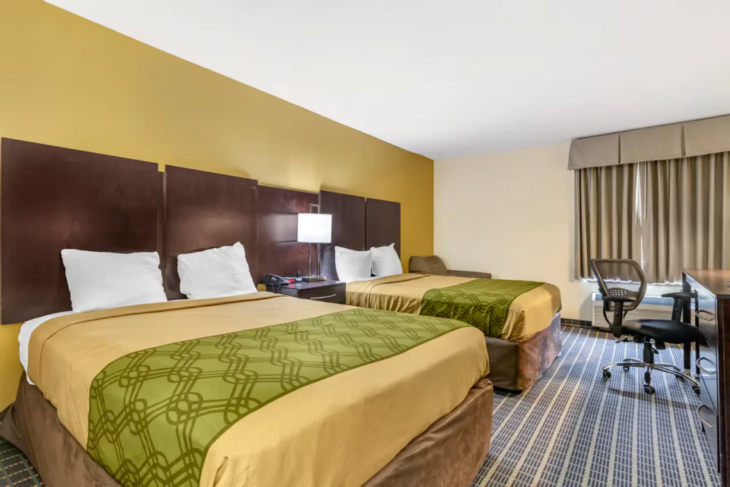 Econo Lodge Brunswick Travel Center 12/30