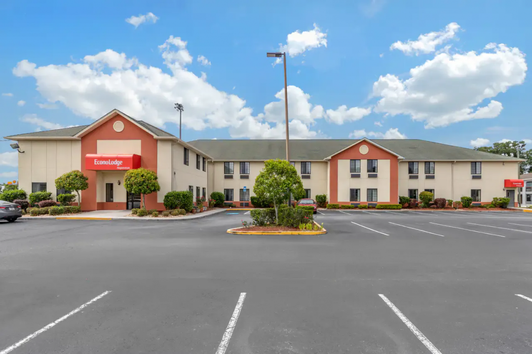 Econo Lodge Brunswick Travel Center photo1