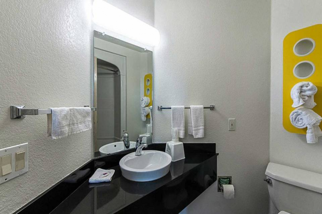 Motel6 San Antonio, TX - Downtown - Alamo Dome 19/54