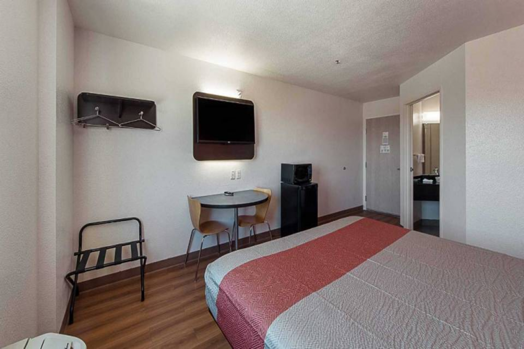 Motel6 San Antonio, TX - Downtown - Alamo Dome 17/54