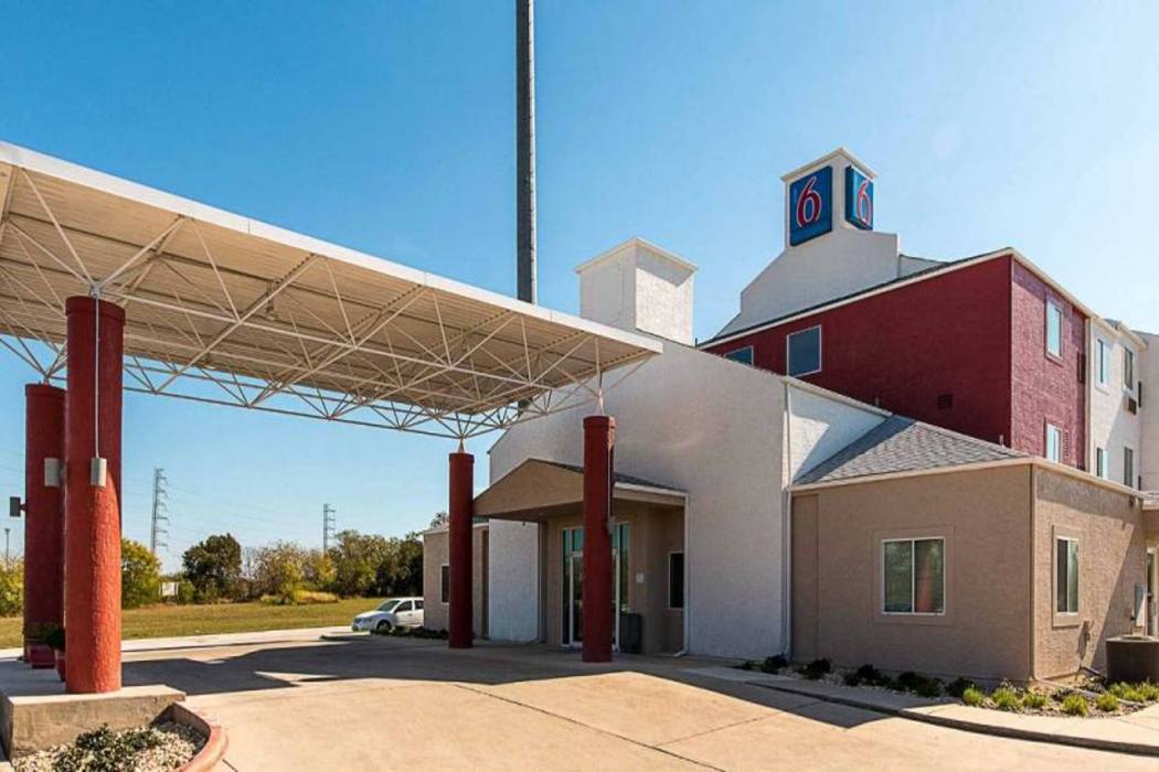 Motel6 San Antonio, TX - Downtown - Alamo Dome photo3