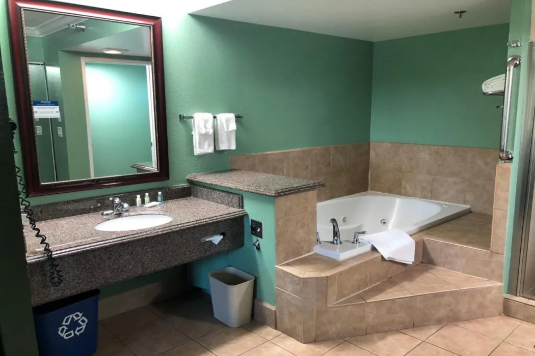 Quality Inn Hemet - San Jacinto 13/24
