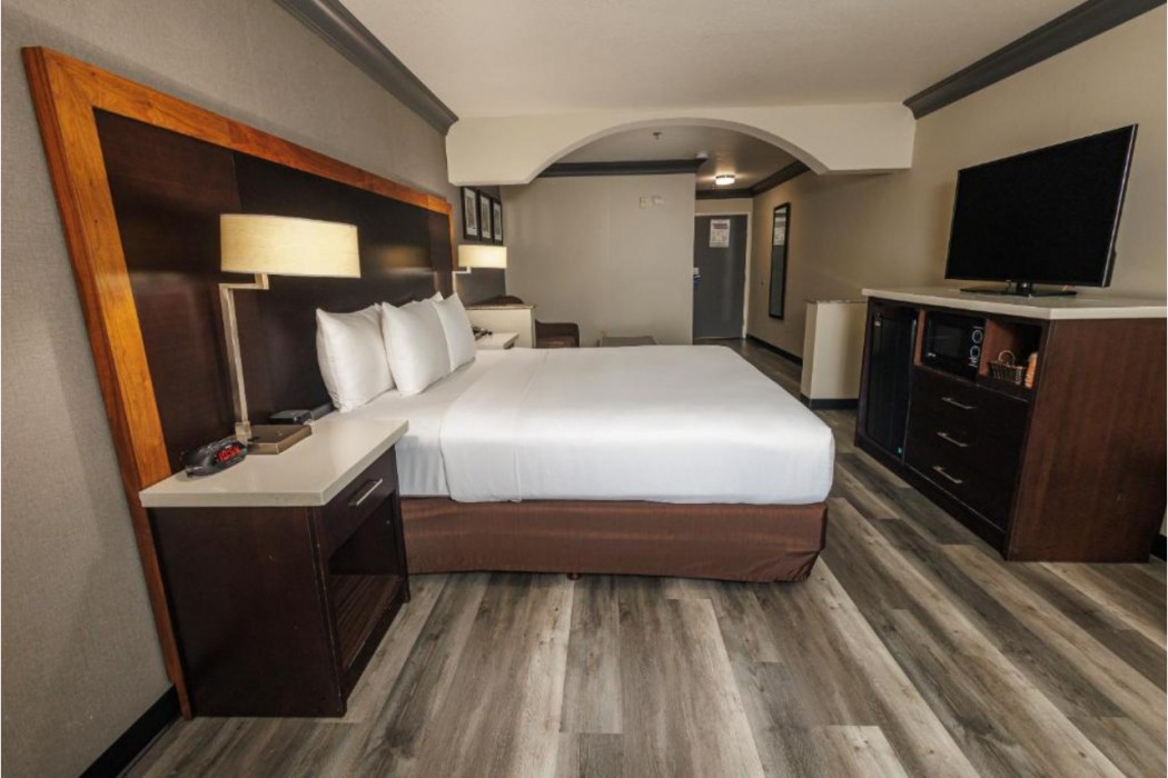 Comfort Inn & Suites Near Universal - N. Hollywood - Burbank 14/68