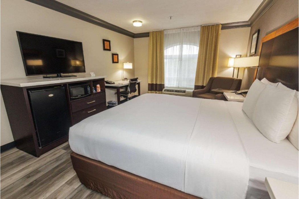 Comfort Inn & Suites Near Universal - N. Hollywood - Burbank 13/68