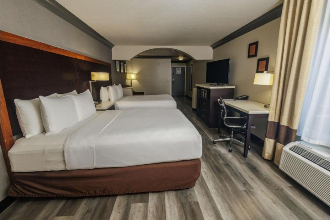 Comfort Inn & Suites Near Universal - N. Hollywood - Burbank 24/68