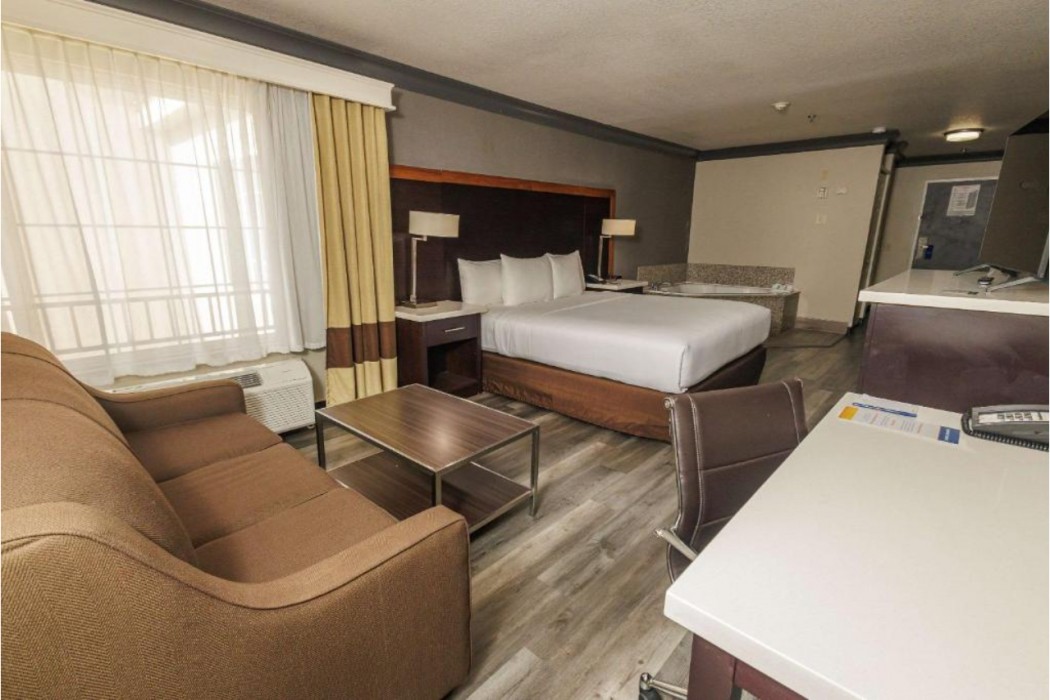 Comfort Inn & Suites Near Universal - N. Hollywood - Burbank 18/68