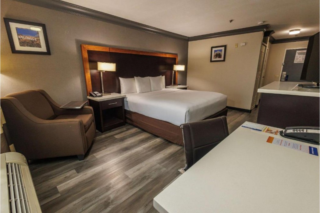 Comfort Inn & Suites Near Universal - N. Hollywood - Burbank 22/68