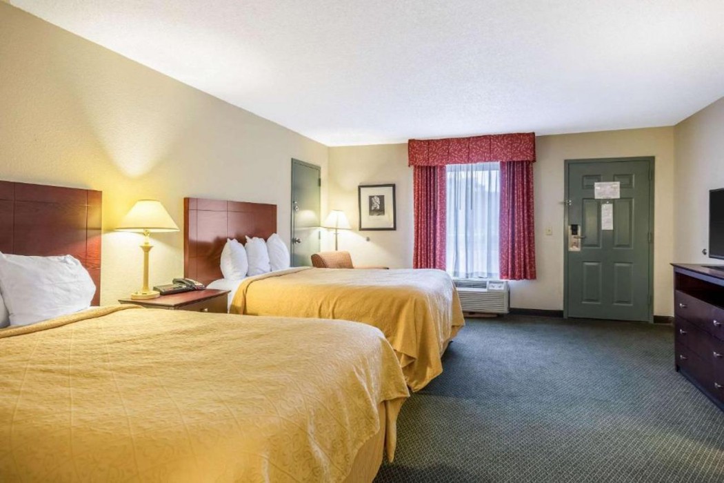 Quality Inn Heber Springs, AR 18/30