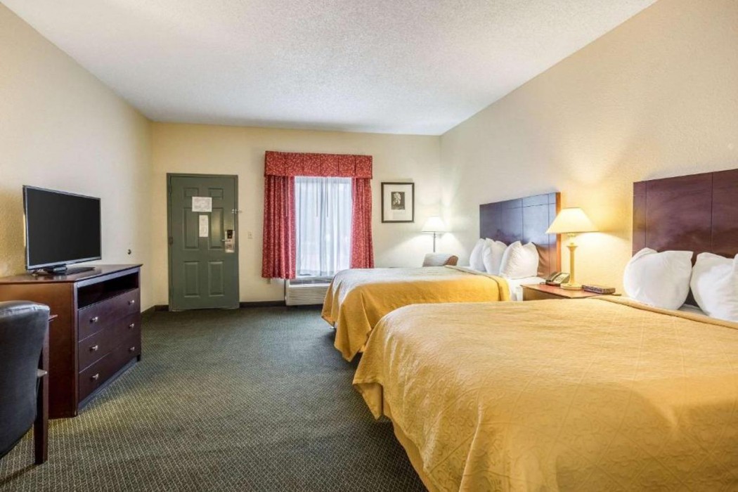 Quality Inn Heber Springs, AR 15/30