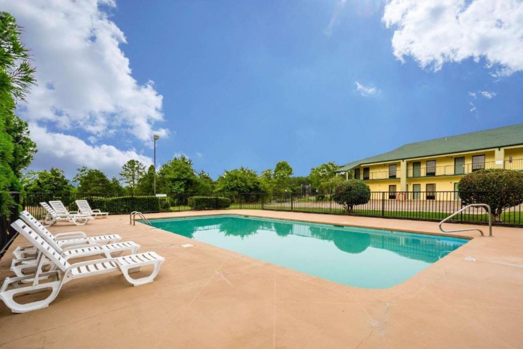 Quality Inn Heber Springs, AR 21/30