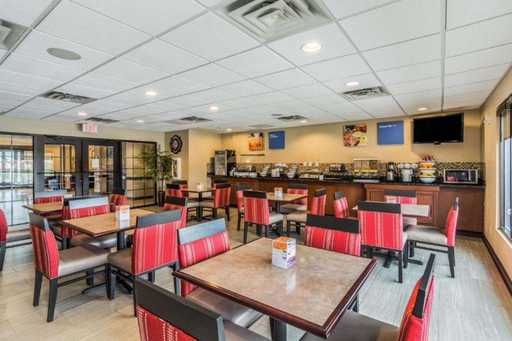 Comfort Inn & Suites Panama City North 20/32