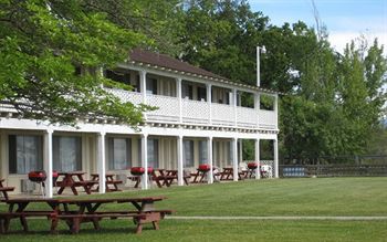 Skylark Shores Resort 1/50