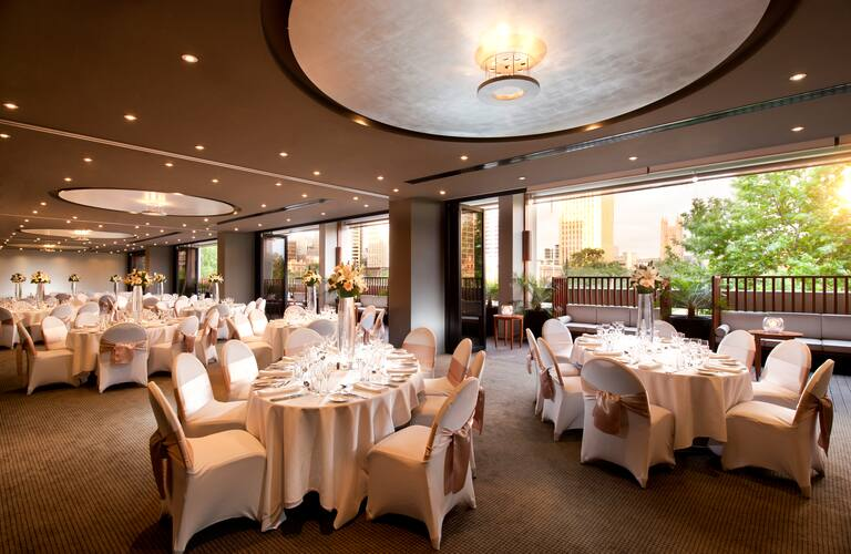 Hilton Adelaide 44/80