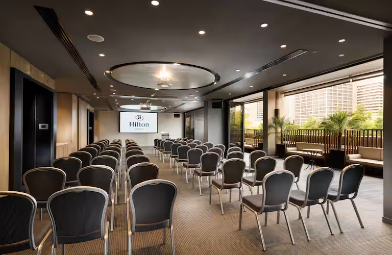 Hilton Adelaide 24/80