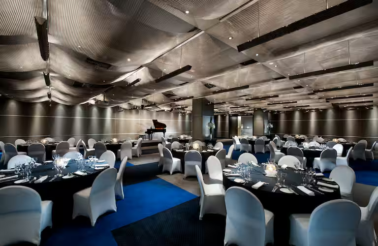 Hilton Adelaide 28/80