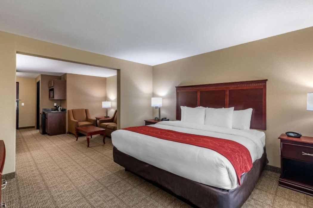 Comfort Suites Ennis TX 18/43