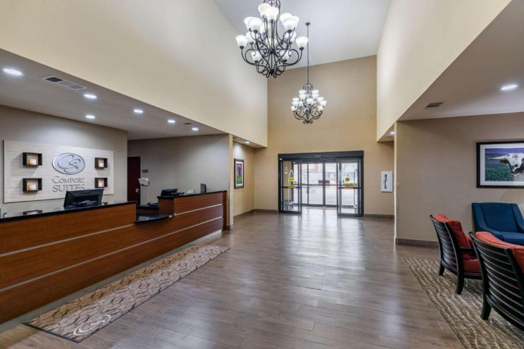 Comfort Suites Ennis TX 5/43