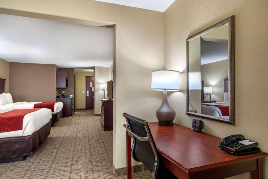 Comfort Suites Ennis TX 15/43