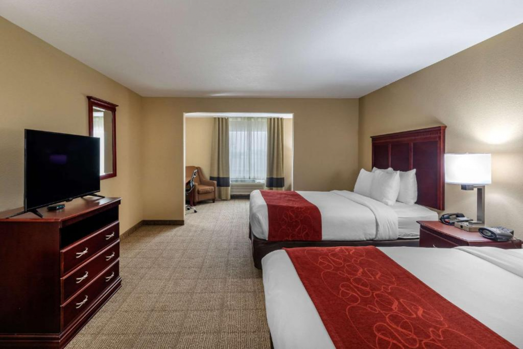 Comfort Suites Ennis TX 14/43