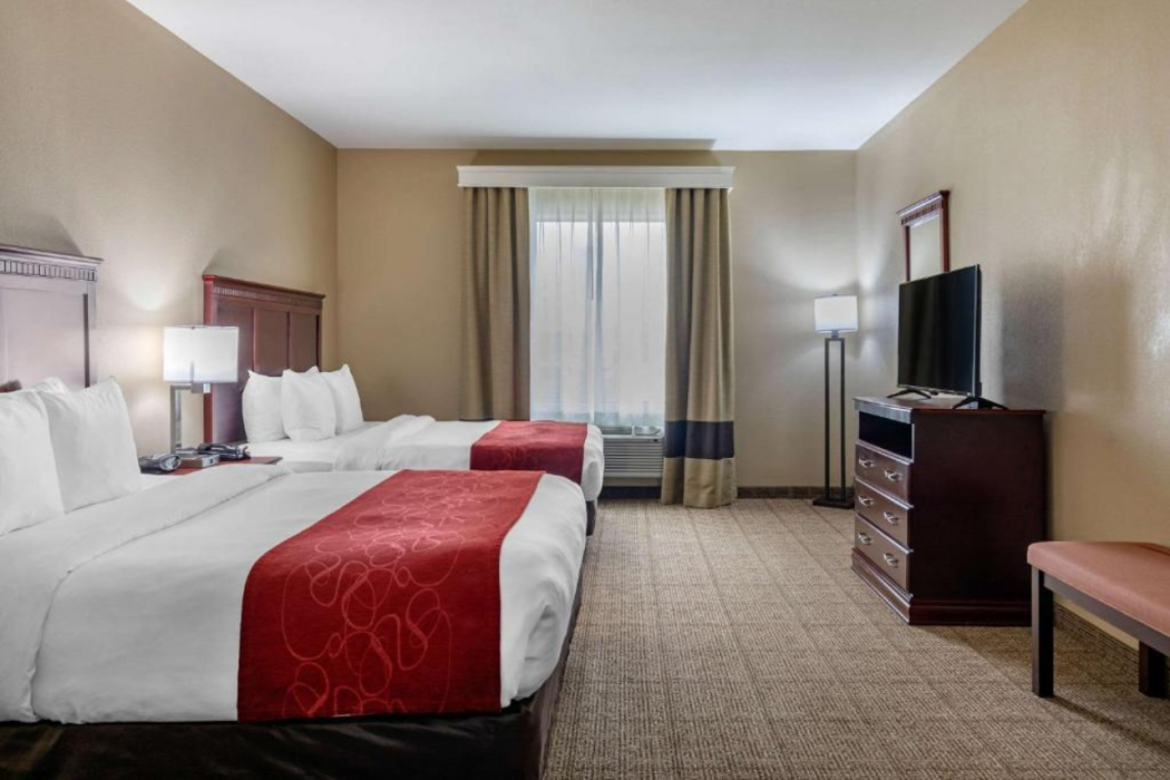 Comfort Suites Ennis TX 9/43