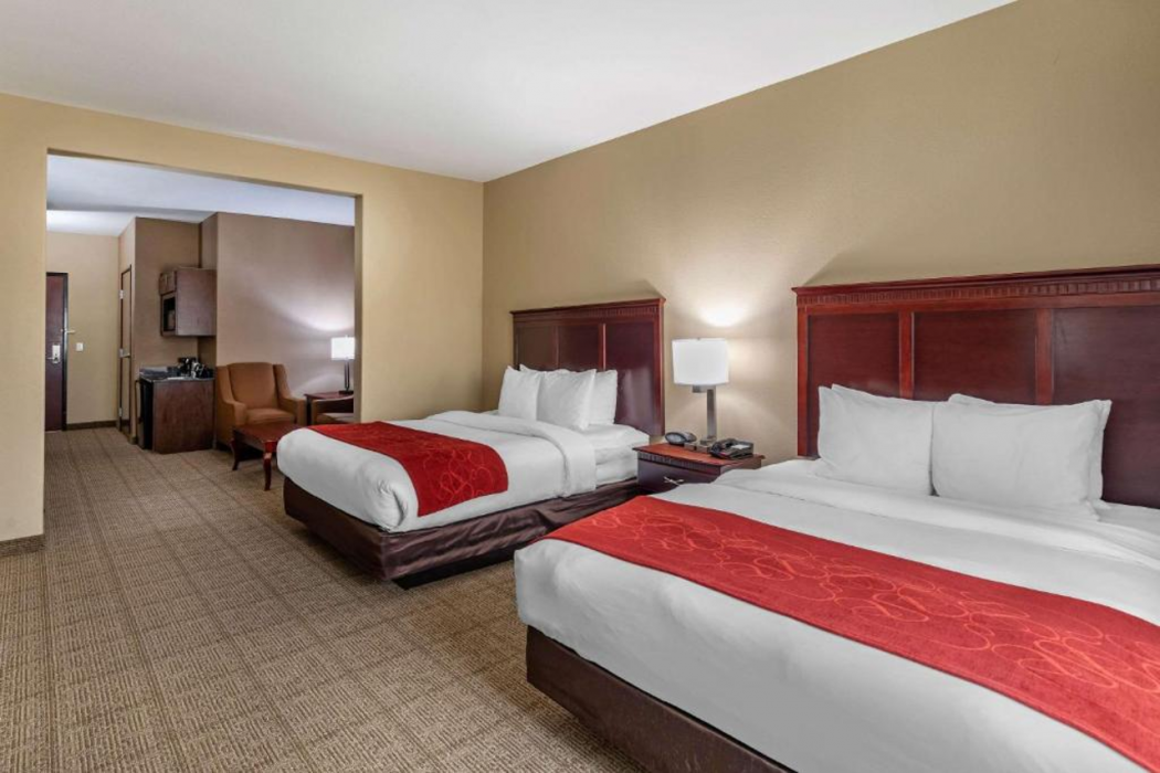 Comfort Suites Ennis TX 10/43