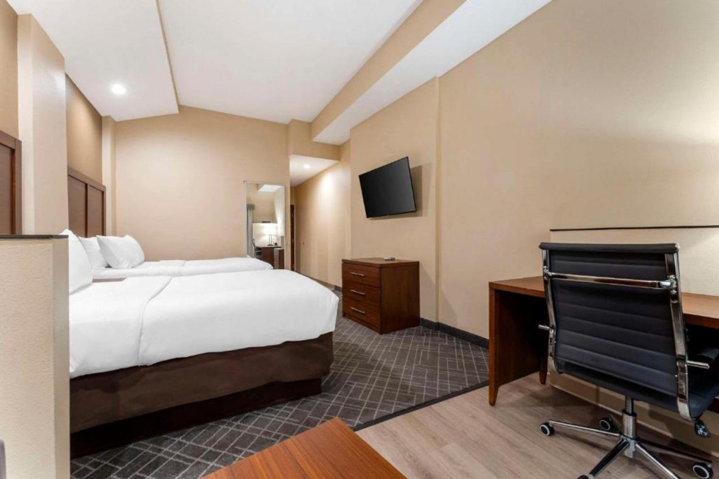 Comfort Suites Monaca, PA 15/37