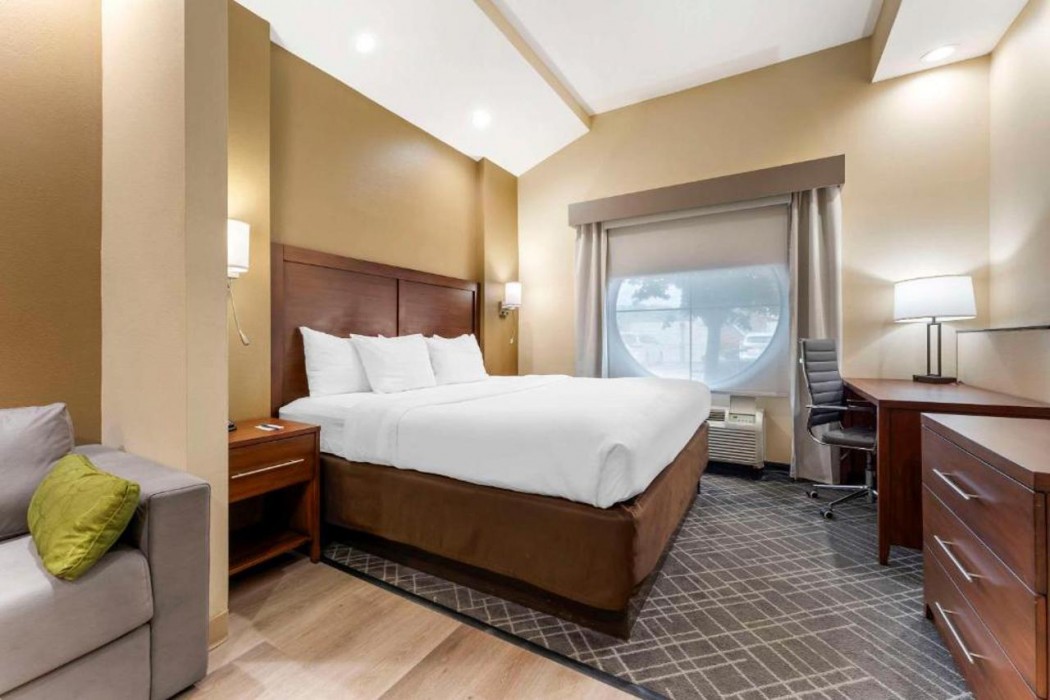 Comfort Suites Monaca, PA 20/37