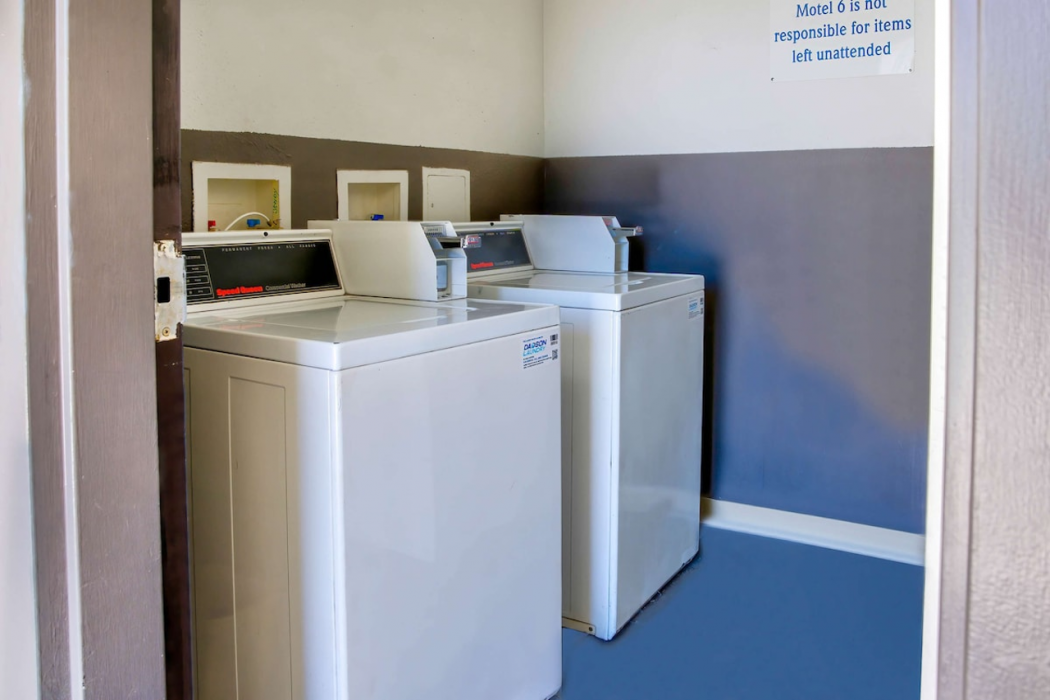 Motel6 Hesperia, CA - West Main Street - I-15 32/60