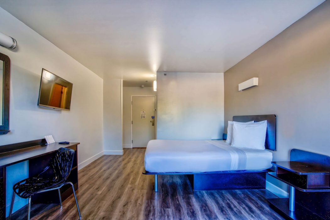 Motel6 Hesperia, CA - West Main Street - I-15 12/60