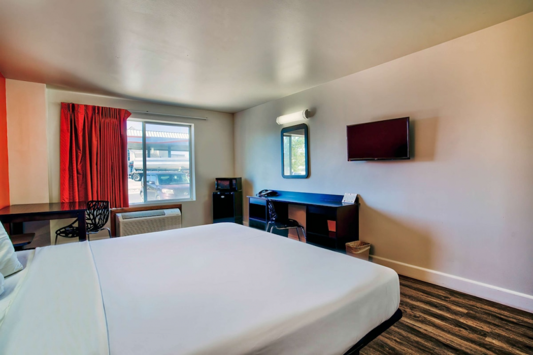 Motel6 Hesperia, CA - West Main Street - I-15 11/60