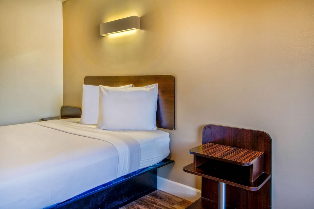 Motel6 Hesperia, CA - West Main Street - I-15 10/60