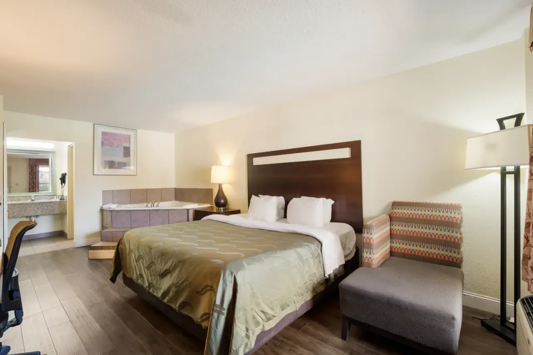 Quality Inn and Suites Conference Center Statesboro Historic District 15/33