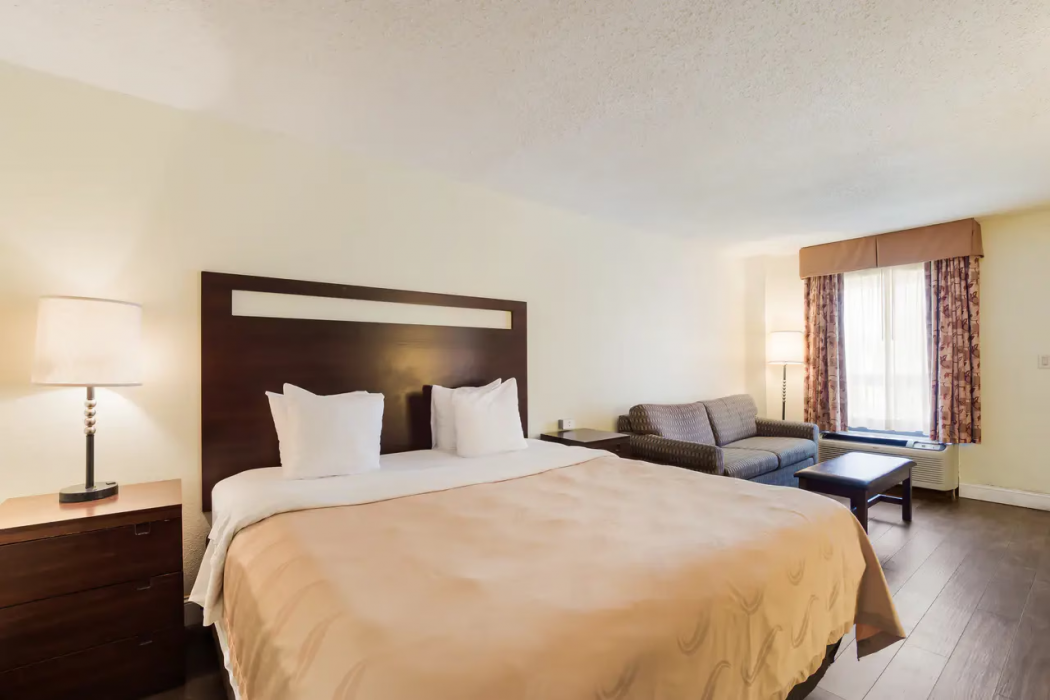 Quality Inn and Suites Conference Center Statesboro Historic District 13/33